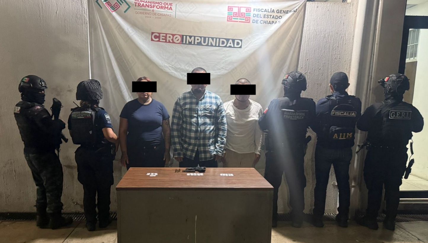 En operativo interinstitucional detienen a tres masculinos con arma de fuego de fuego y presuntos narcóticos 