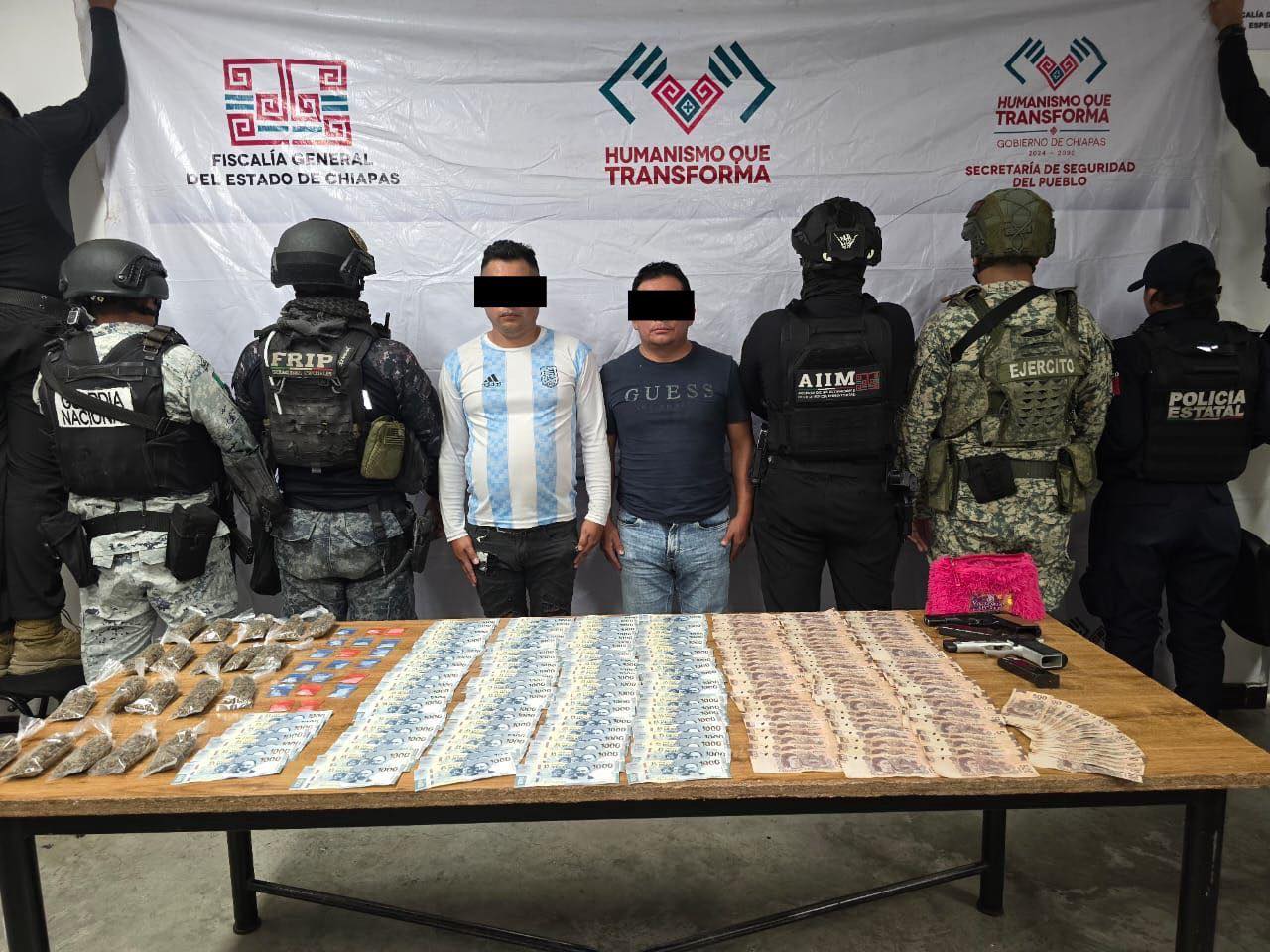 En operativo interinstitucional detienen a dos masculinos con armas, presuntos narcóticos y dinero en Yajalón.