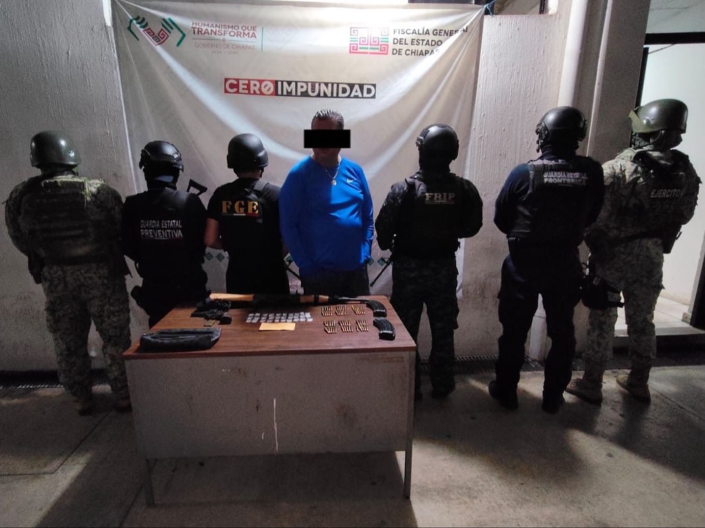 En operativo interinstitucional detienen a masculino con armas de fuego y presuntos narcóticos en Tapachula