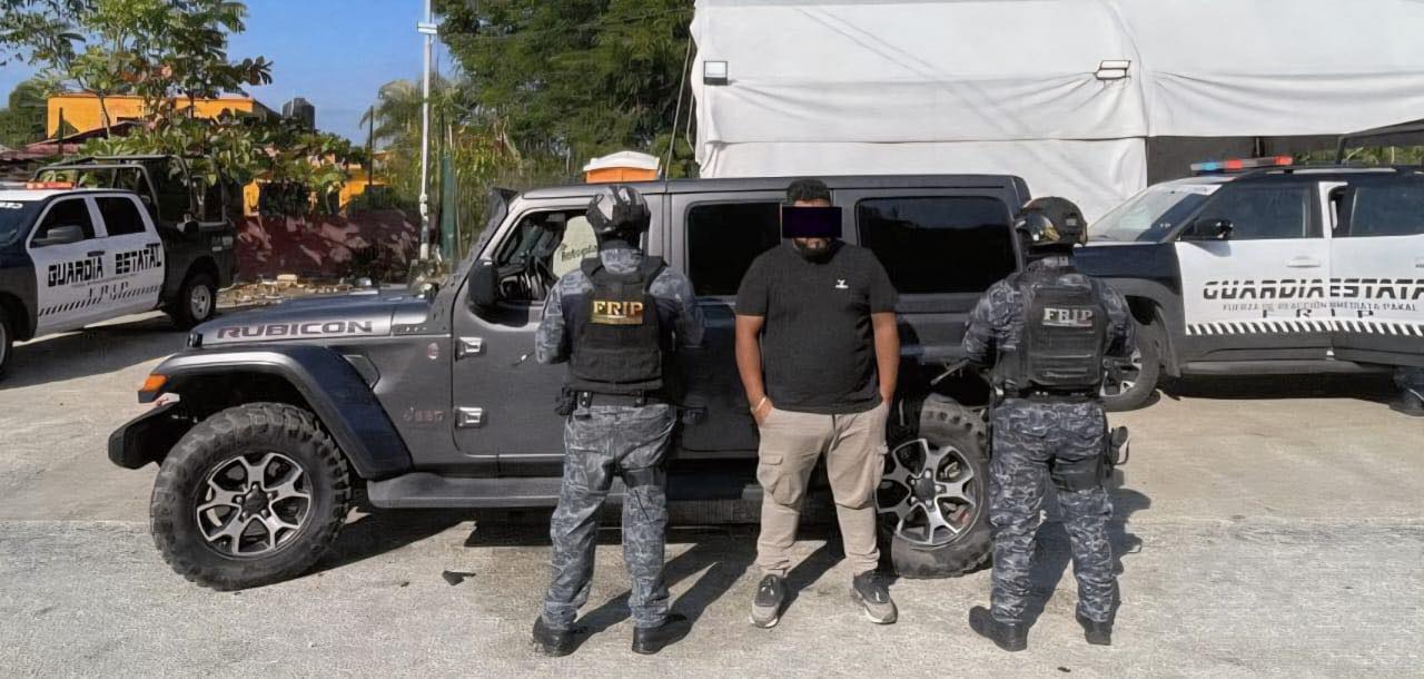 En operativo de seguridad en Ocozocoautla detienen a masculino con vehículo con reporte de robo