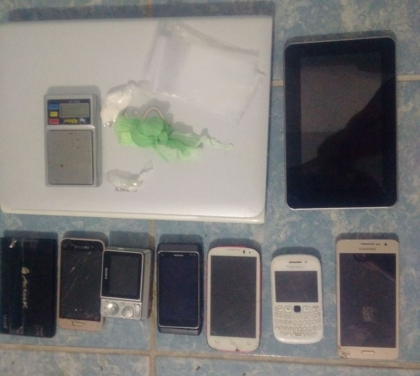 SSP y Policía Municipal detienen a persona con al parecer cocaína