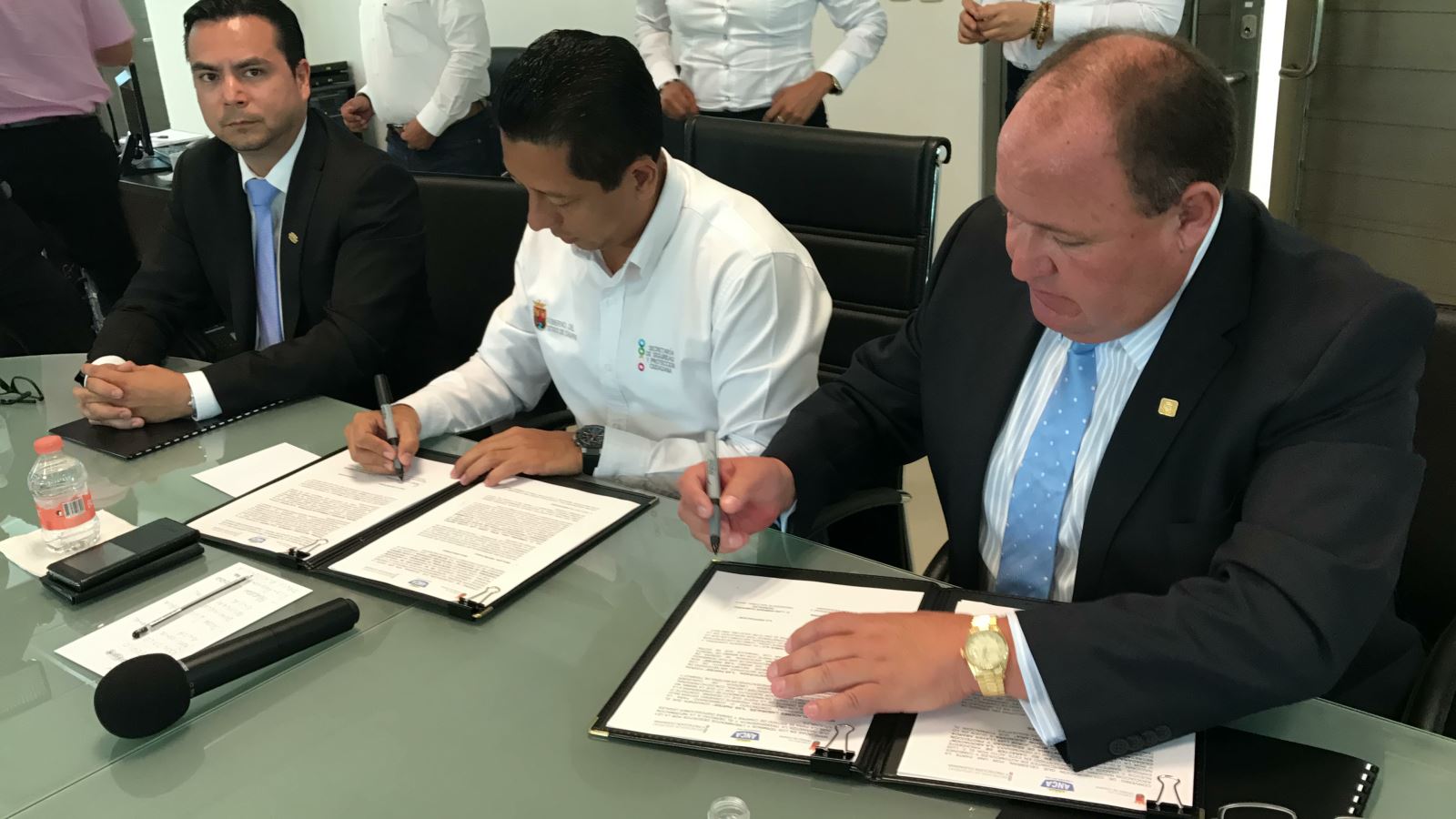 SSP y empresarios automotrices firman convenio de colaboración @manuelvelasco