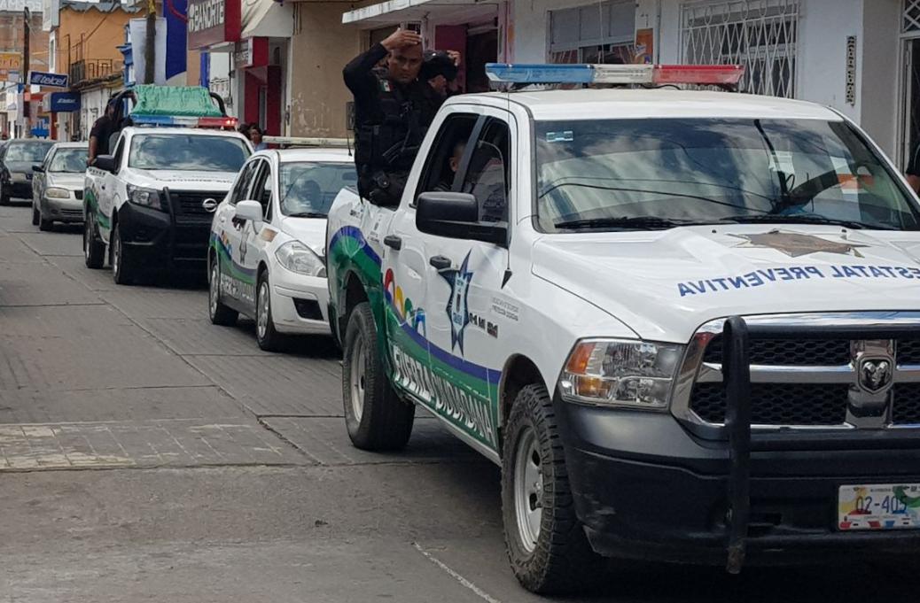 SSP asegura a una persona envoltorios con al parecer cocaína