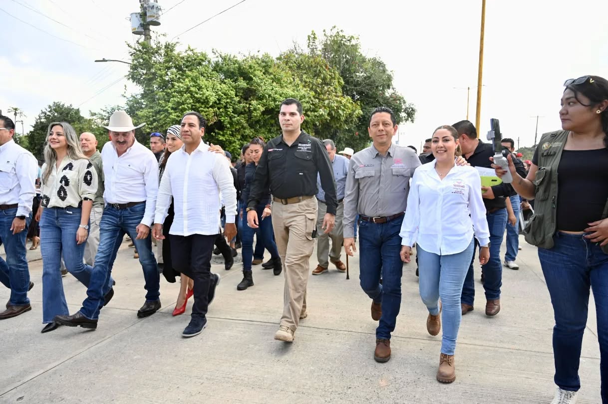 Secretario de Seguridad del Pueblo acompaña al gobernador del estado a la entrega de Apoyos Productivos.